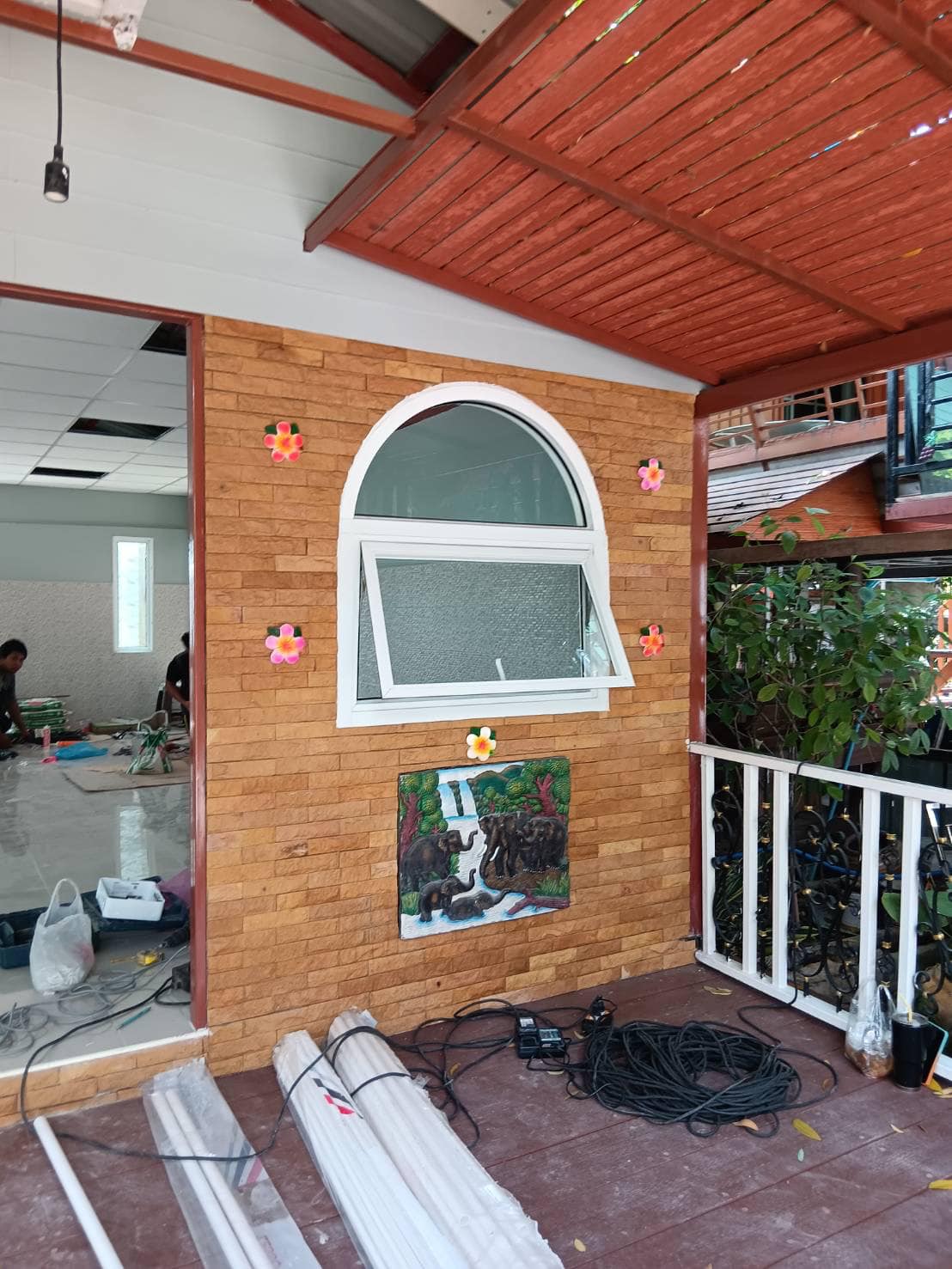 ผลงานติดตั้งประตูกระจกผลักเข้าออก