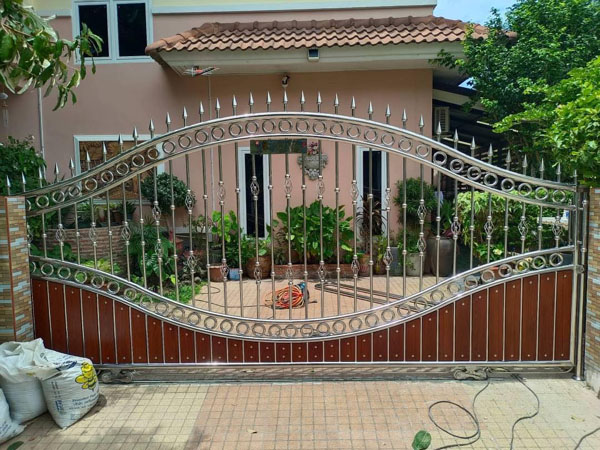 ผลงานประตูม้วนโรงงาน