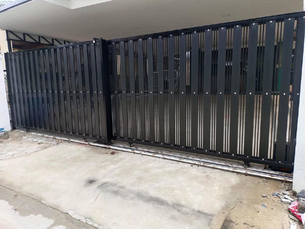 ผลงานประตูบานเลื่อนหมู่บ้าน