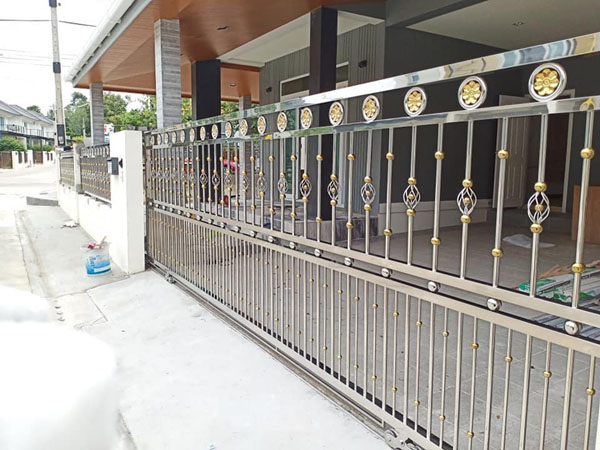 ผลงานทำรั้วเหล็กดัดบ้านพักอาศัย
