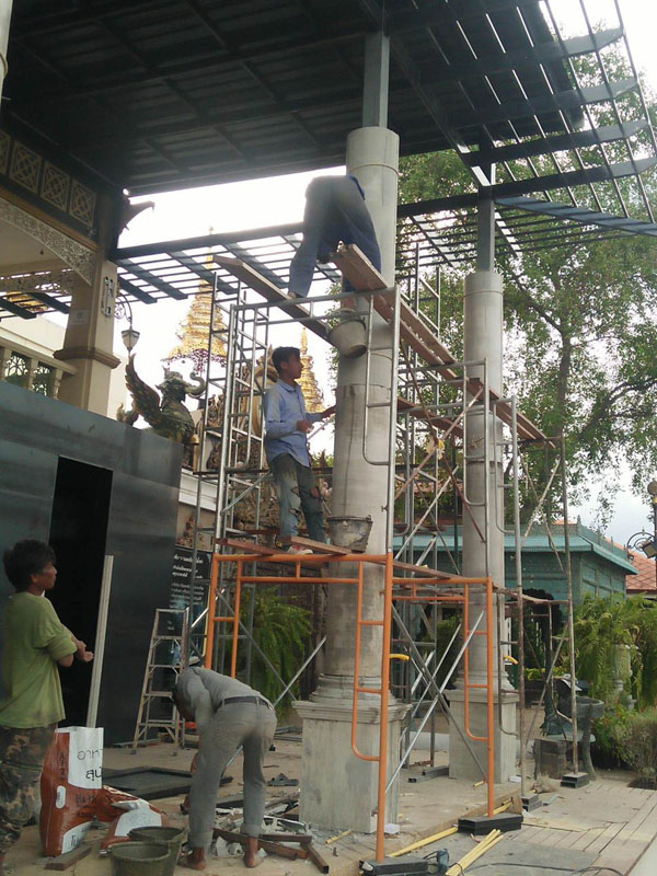 บัวปูนปั้นรอบอาคารพาณิชย์