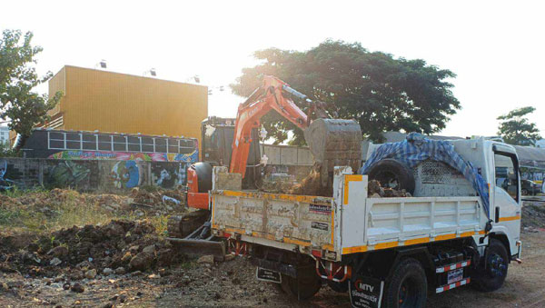 ขนเศษอิฐ 5